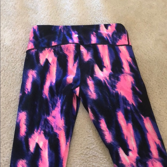 Fun print leggings!! - Picture 4 of 5
